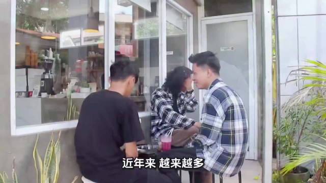 新疆女孩回应为何不戴头巾