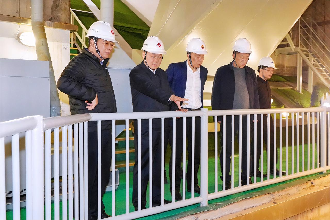 3月26日，江苏交控党委书记、董事长王先正到扬子江公司走访调研，听取了扬子江公司