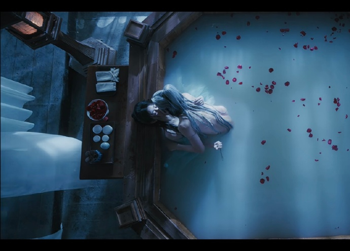 邓凯身材邓凯活人感 邓凯身材，咱就说就这么窄窄的一条，咱就说也太瘦了吧，邓凯活人