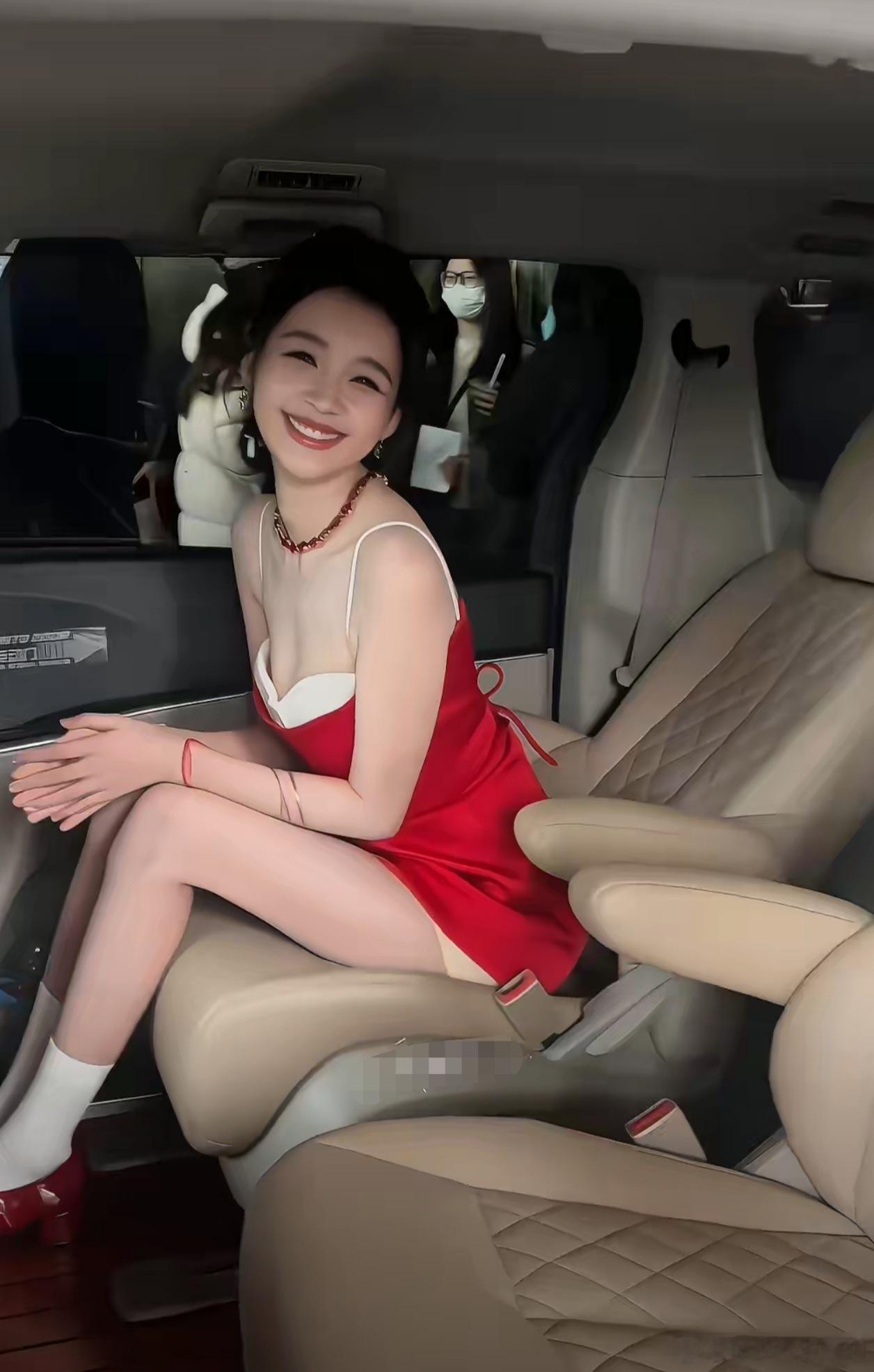 从演员到唱跳挑战，你一直在突破。金依蓓的老粉在《乘风2026》为你撑腰！孙怡你知