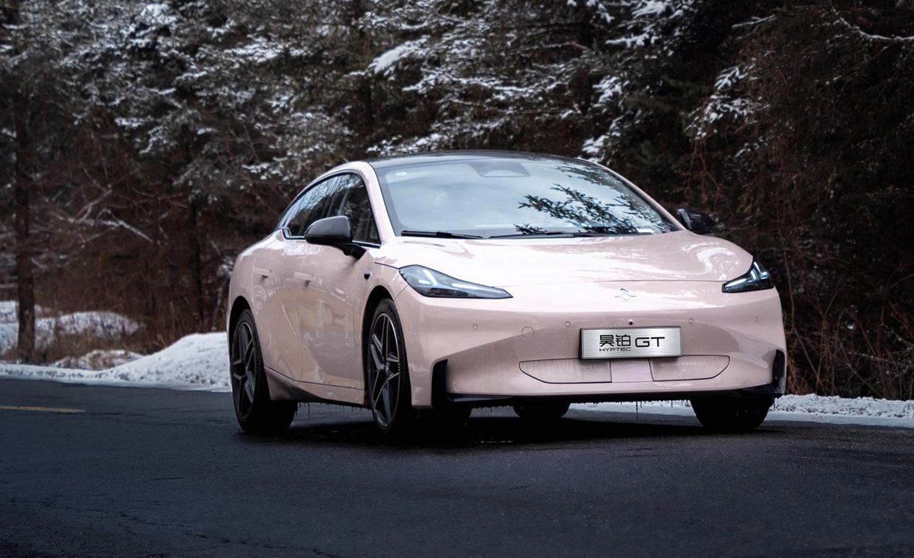 广汽昊铂GT全新Lite版正式上市，有以下关键信息点：
1、推出CLTC 560