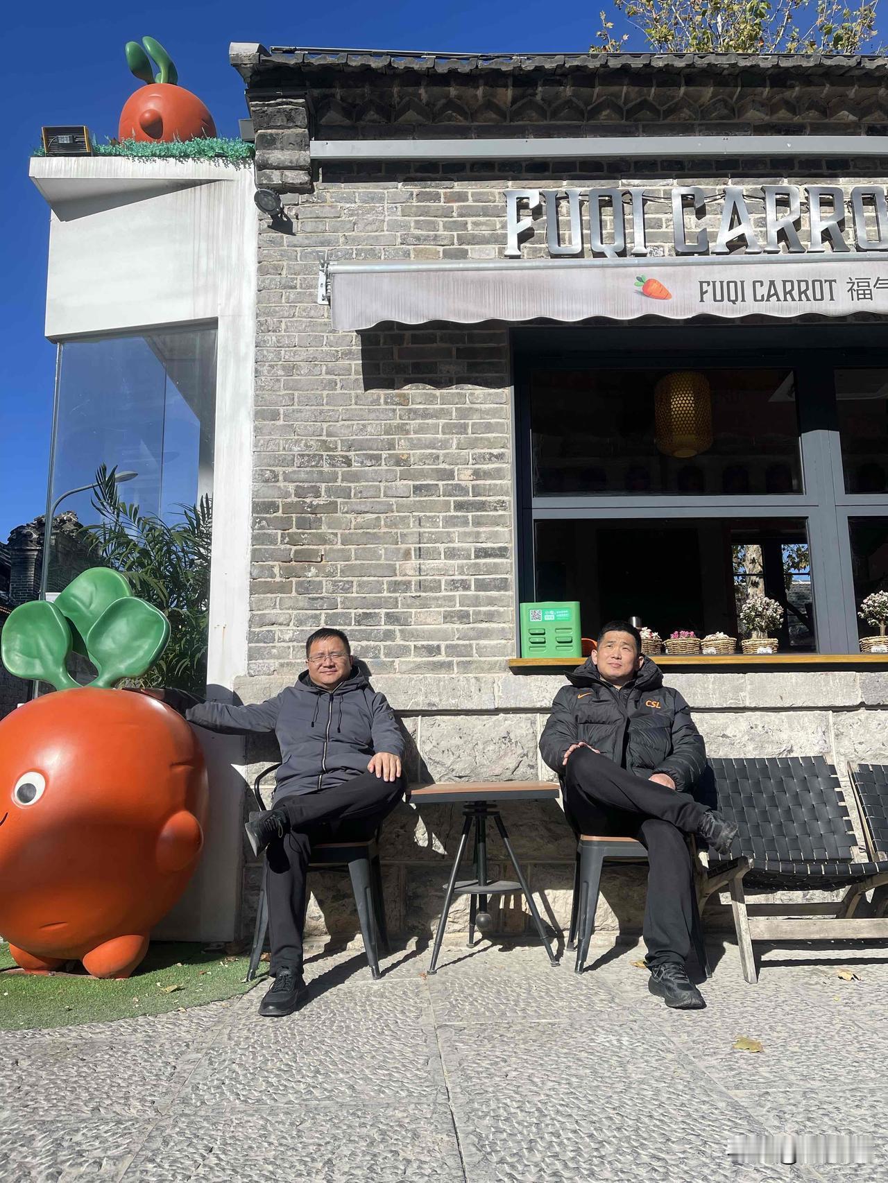 今天上午，山东男篮外援鲍威尔，王证、陈培东、陈林坚等队员赛前训练状态不俗，克里斯