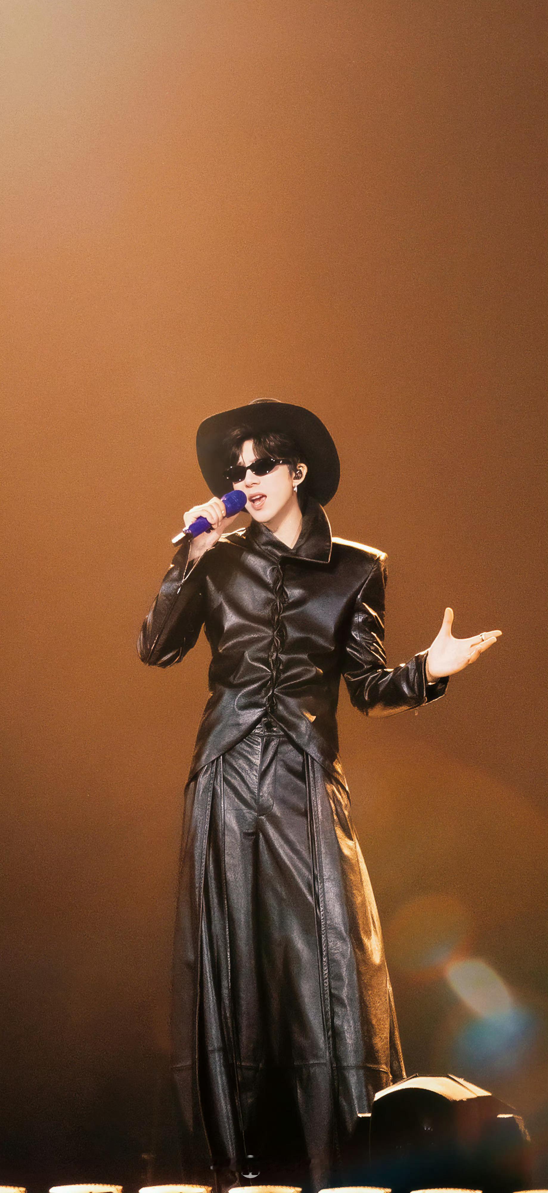 摩登兄弟 捕捉到你啦，隔空给你爱的抱抱~感觉自己疯了哇 