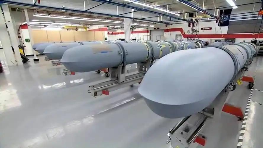 中东战争几乎耗尽了，美国武器库存，而中国对美国重建武器库存，所需的关键矿产资源，