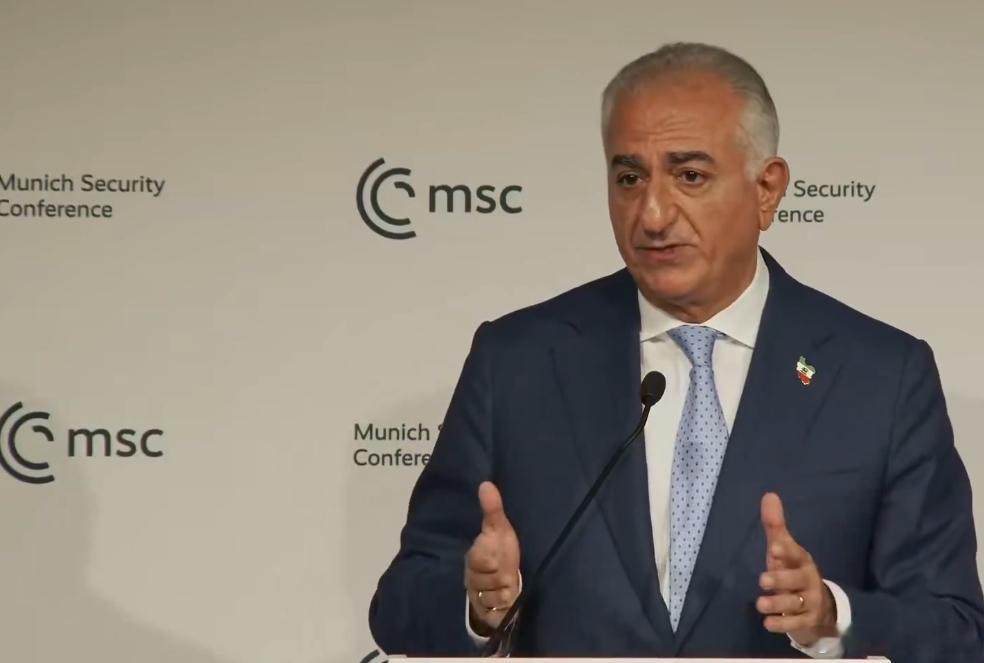 巴列维表示，其策略始终是呼吁尽可能多的人倒戈，以确保伊朗不会像萨达姆倒台后的伊拉