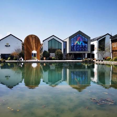 忆杭州·梦想小镇

离开杭州已经五年。这些年经常和儿子回忆杭州，尤其是在睡觉前，