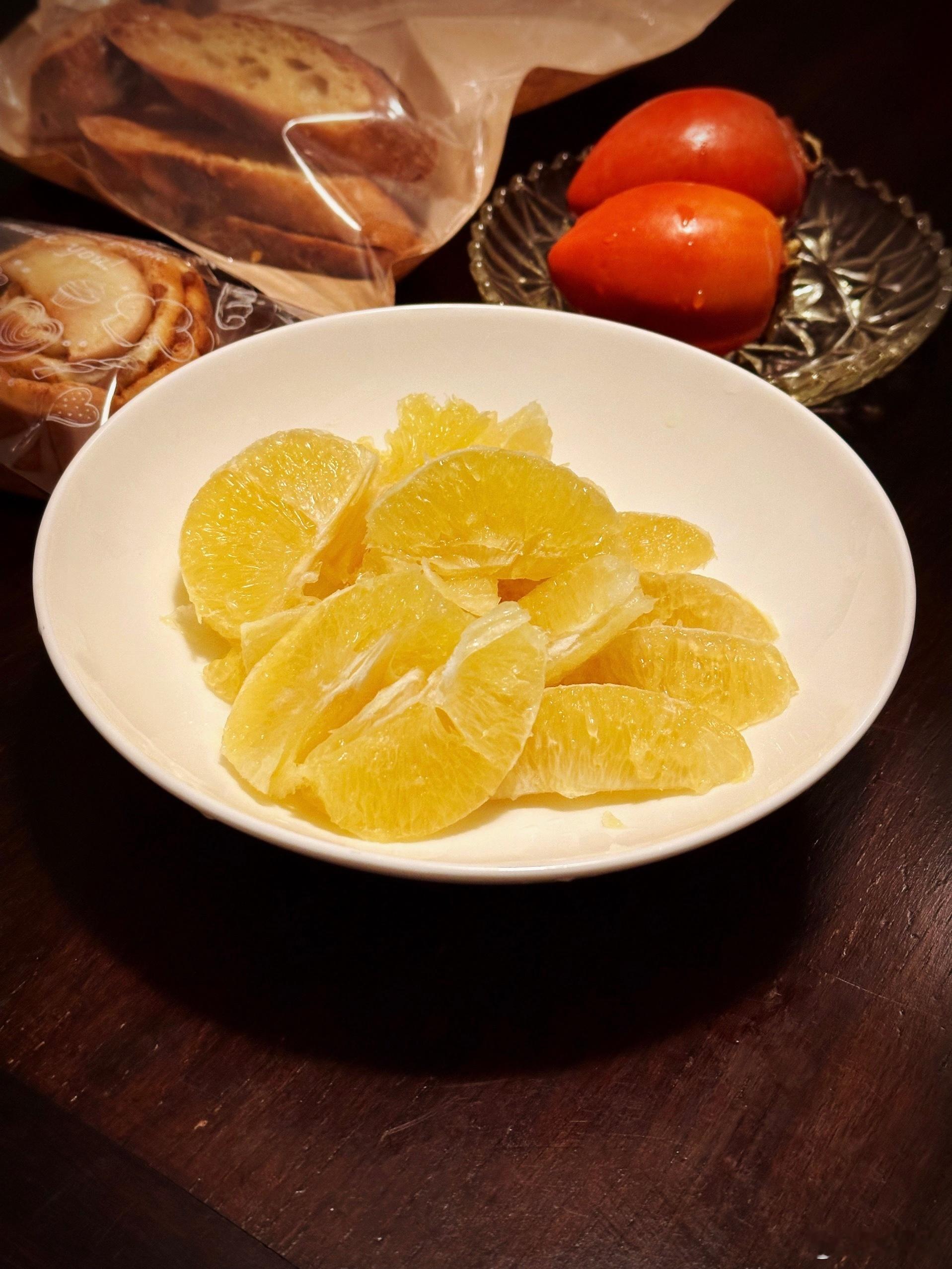 迦密山橙，日本笔柿。与此秋夜相仿佛。 ​​​