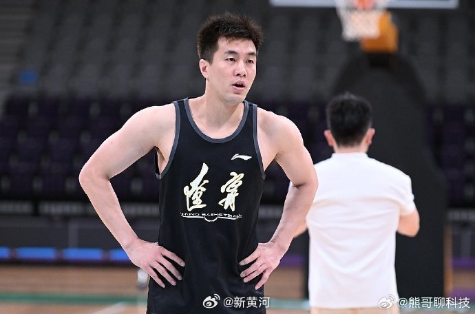 【#警方辟谣接到郭艾伦被骗报警#：“未接过相关报警”】4月7日，篮球运动员郭艾伦