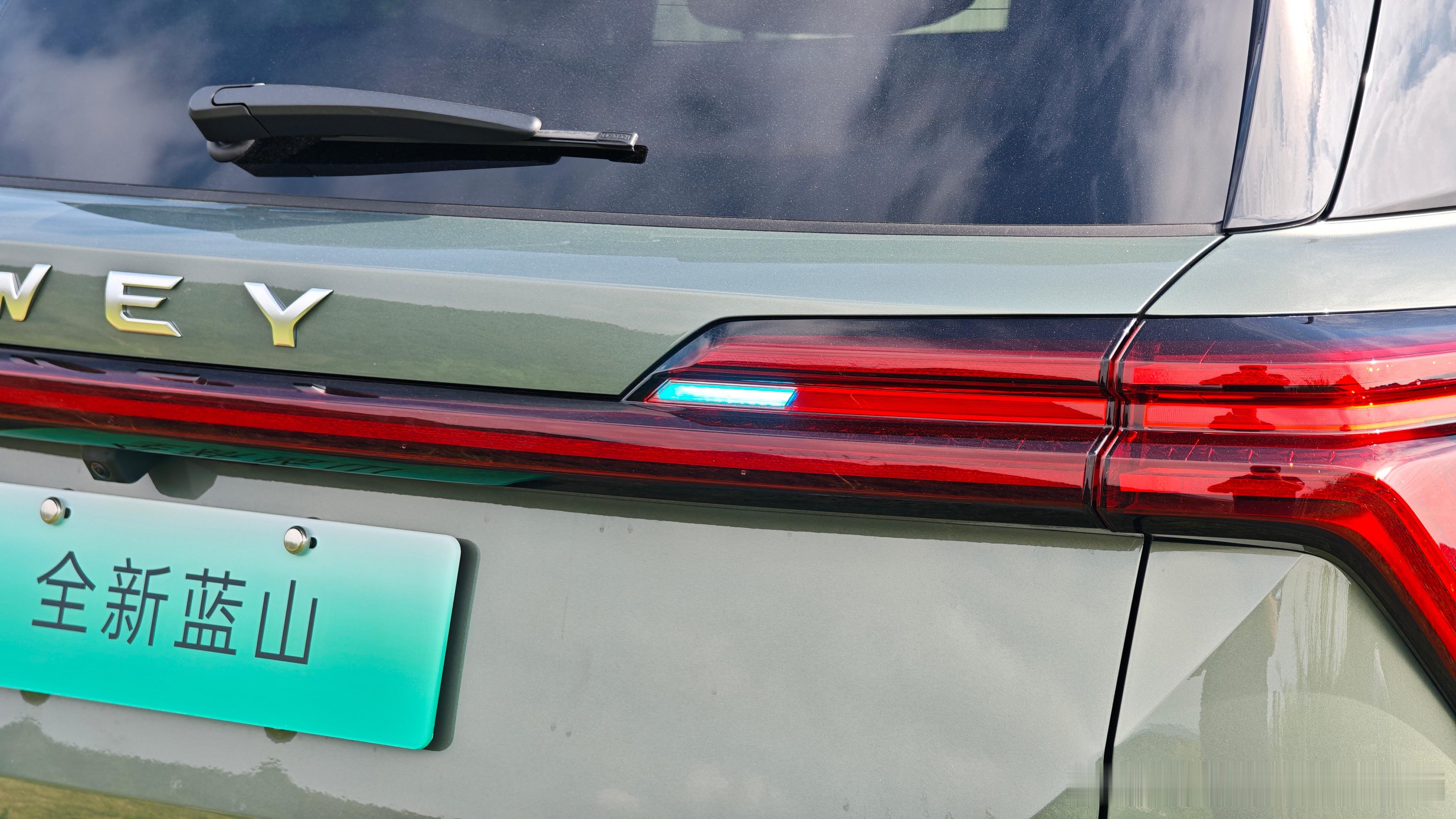 魏牌新蓝山这波VLA大模型智驾真的戳中了带娃家庭的痛点！比起行业里一堆堆“参数内