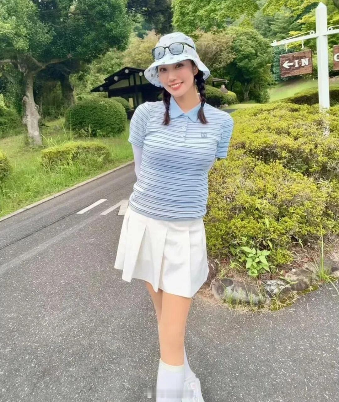 白川美玲，身高175cm，这治愈的笑容谁不喜欢呢？ 