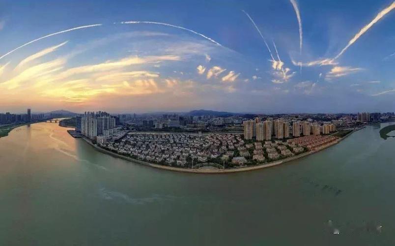 日本外务省7月31日发表声明称，确认中国在东海“日中中间线”西侧为新建第24座结