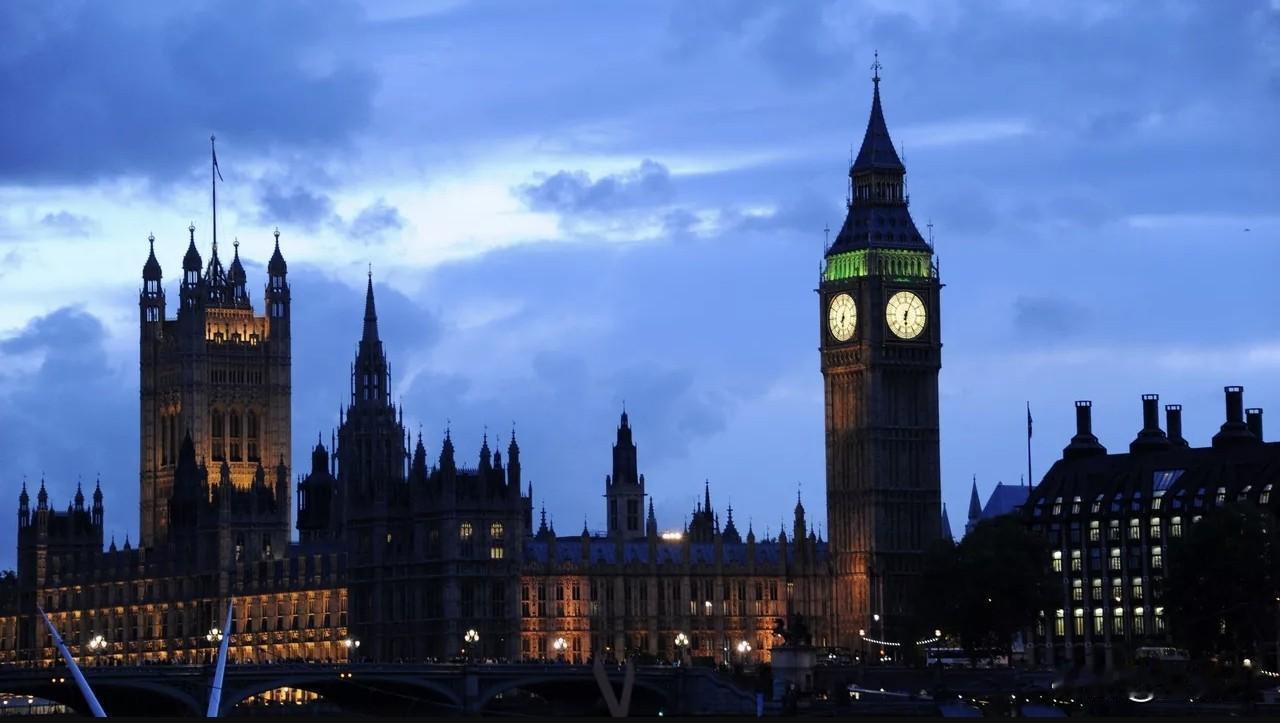 3月17日俄新社消息，英国防相希利证实英方一月内向乌克兰输送大量武器装备，俄方对