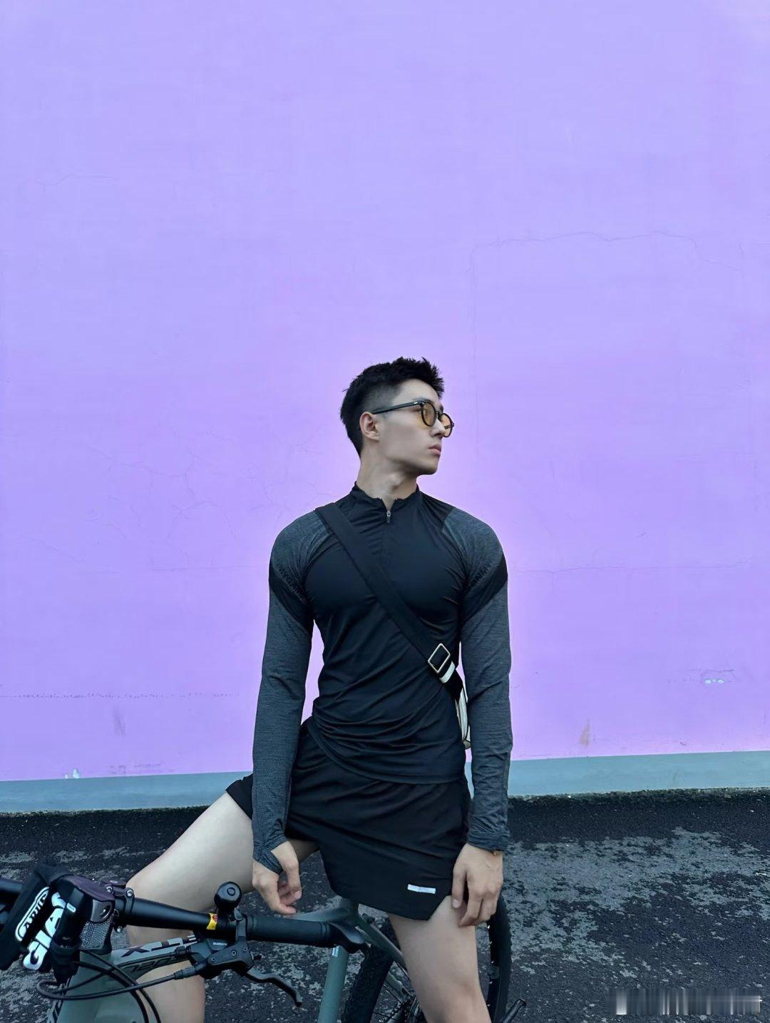 翟子路的骑行图～“骑行上下班真爽🚴” 