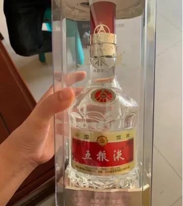 茅台之下，酒桌公认好喝的6款白酒，滴滴粮食精酿，没喝过的亏大了

第一款：五粮液