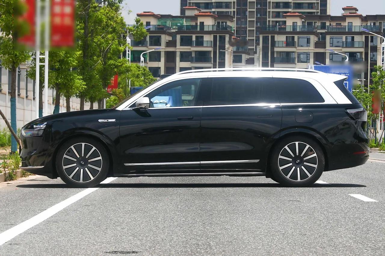 为什么老板总爱换新车？算完账你就懂了用公司名义买一辆100万的车：• 抵扣增值税