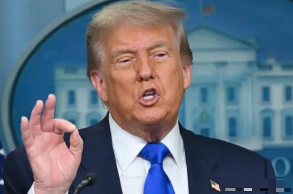 英法德对伊朗提出了一个荒唐要求。
在美国和以色列无视国际法和《联合国宪章》公然对