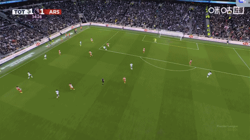 就在阿森纳进球2分钟后，比赛第33分钟，穆阿尼在前场逼抢造成阿森纳失误，在禁区内