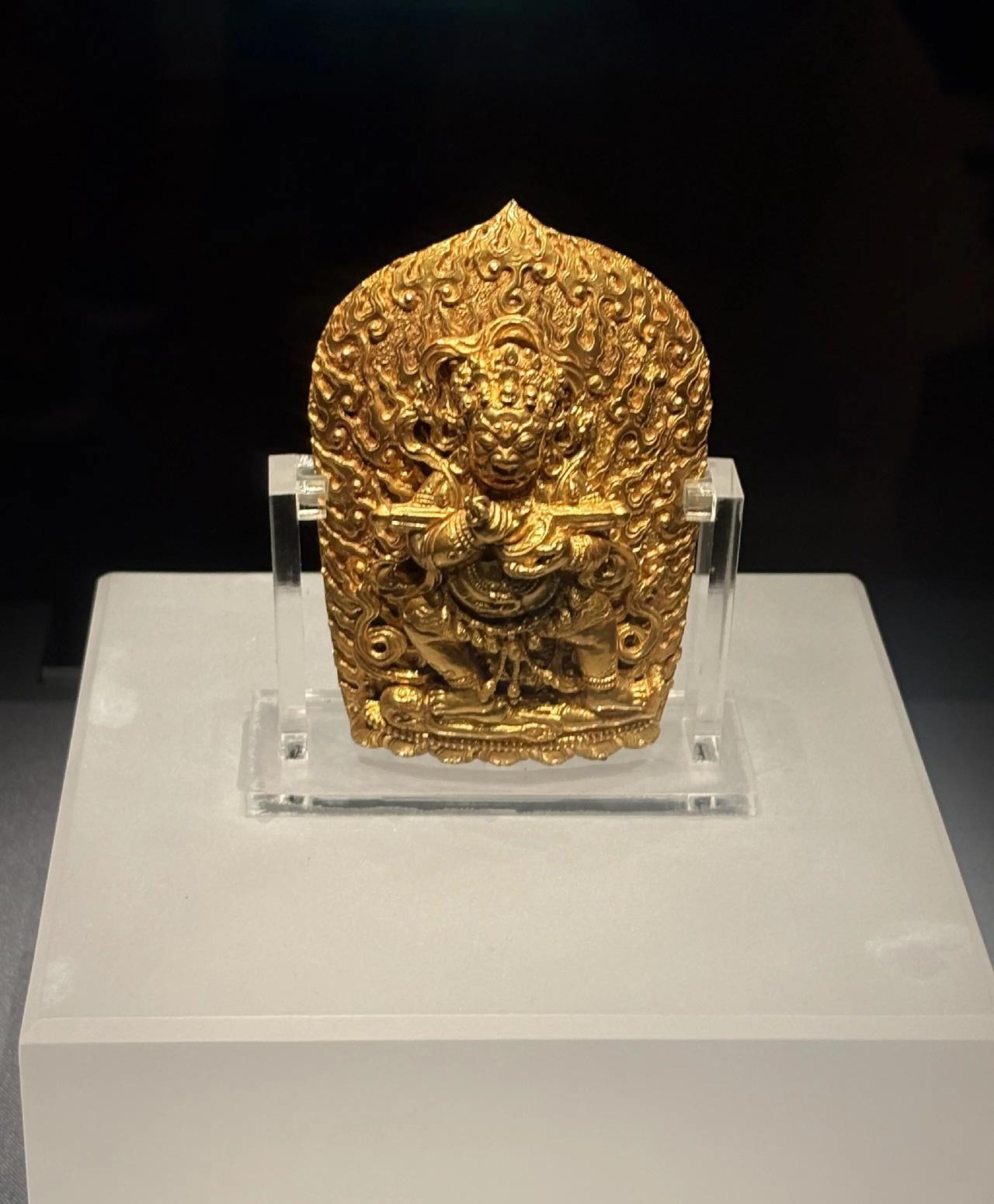 有知道这些古董叫什么？用途呢？我对古文物真不太熟悉。中华五千年文明，文化灿烂，留