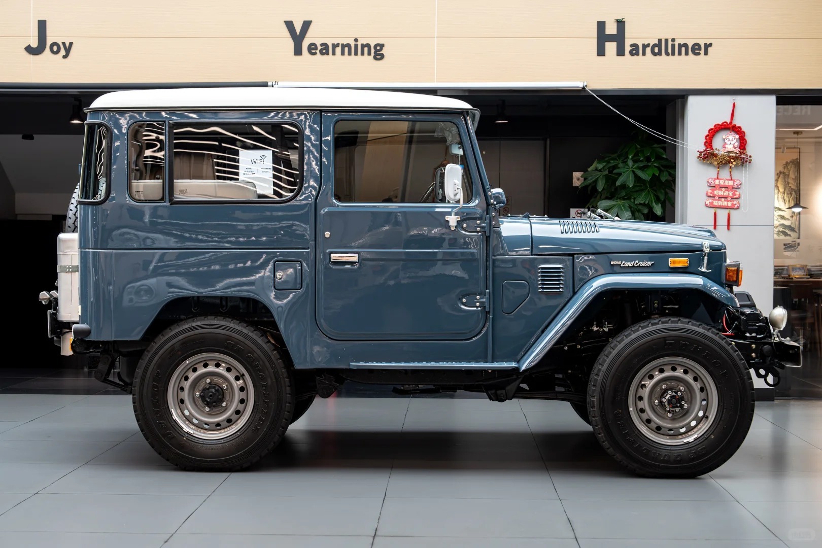 好车分享 TOYOTA FJ40，这是复刻的全新车，据说国内可以上牌，如果真是这