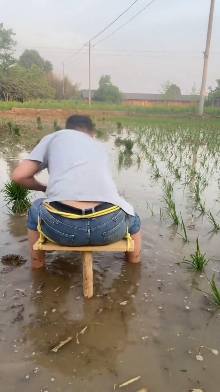 有人。