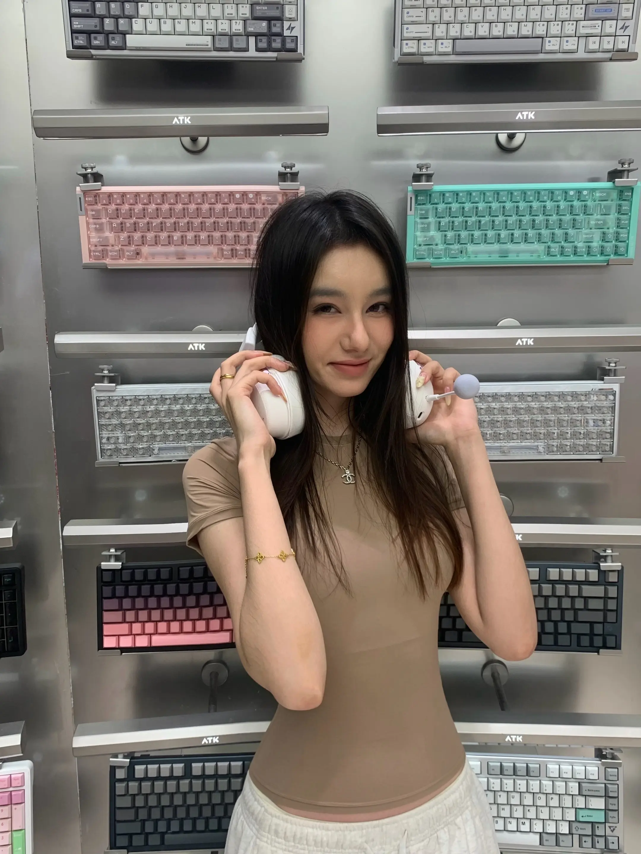 ⌨️🎧。