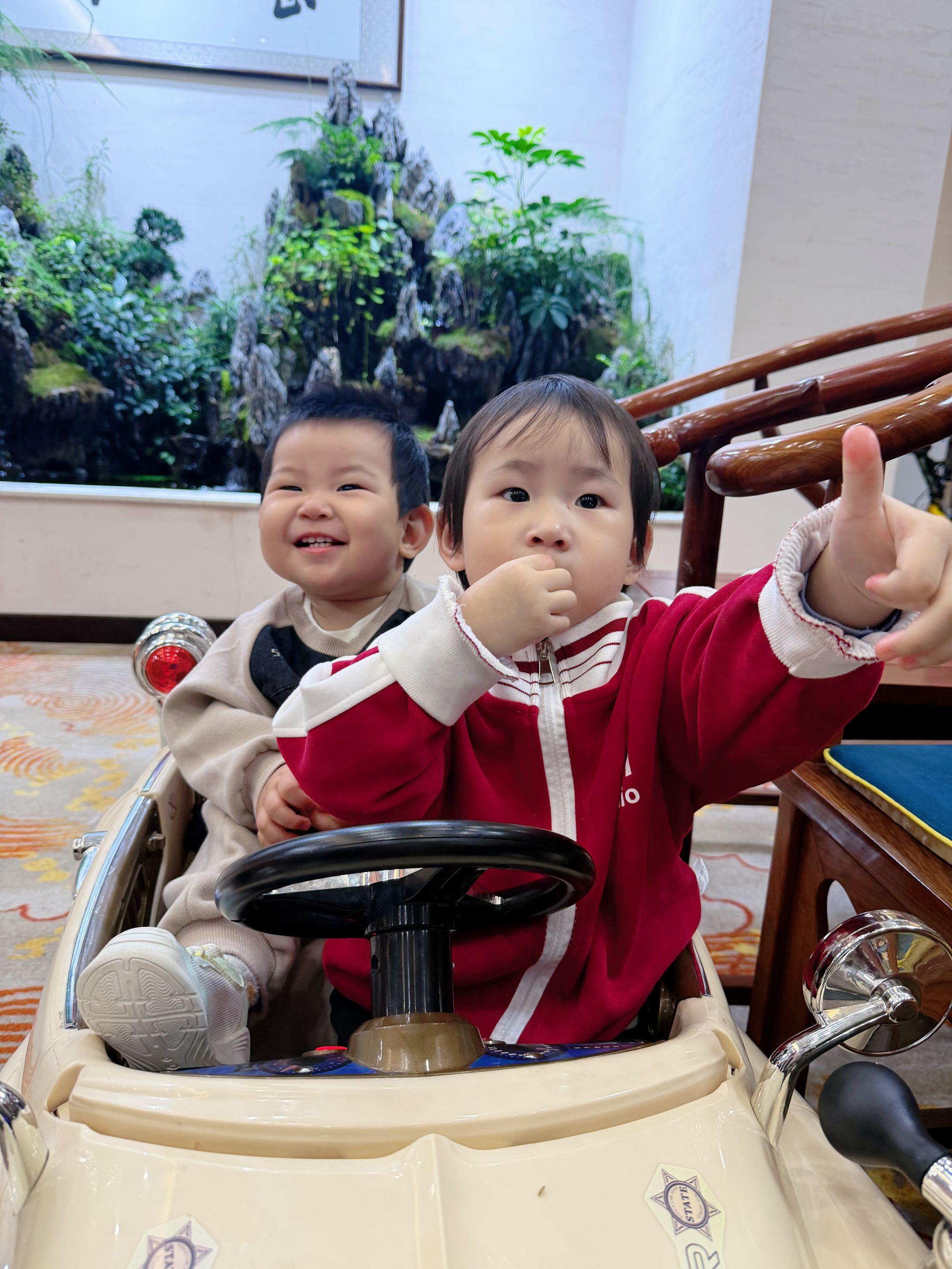 亲亲😚