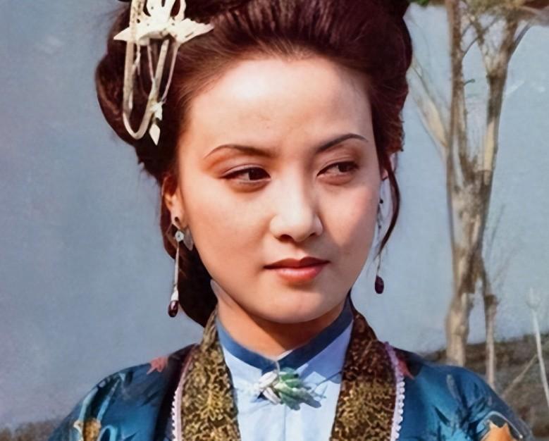 邓婕是个好女人，值得男人珍惜，她当初应该生个孩子。
 
就是太喜欢帅哥了，什么条