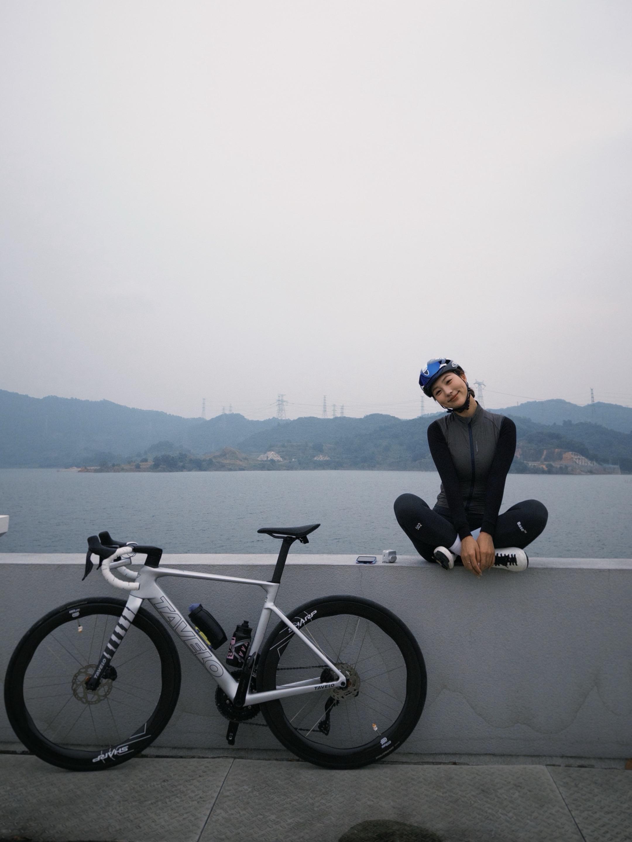 幸福秘诀：吃饱然后躺下。