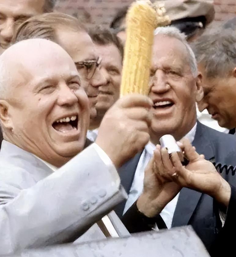 非常讨厌专家的赫鲁晓夫，给苏联带来了哪些改变？[大笑]
   赫鲁晓夫蛮横的无视