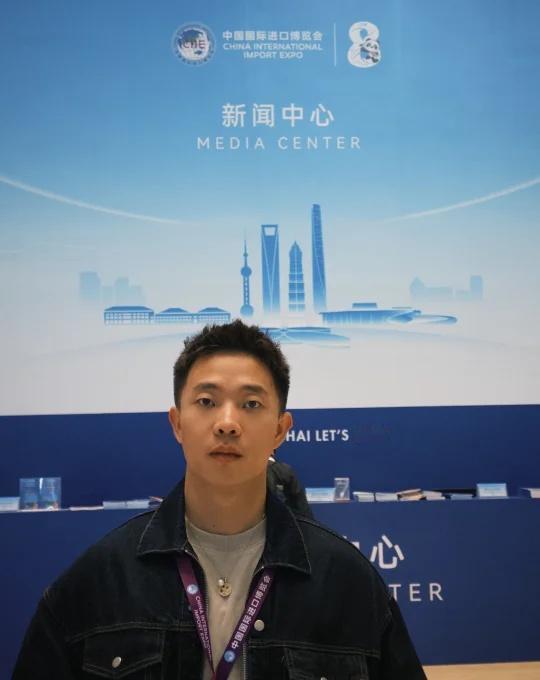 一期一会
进博第八年，与即是同行又是同学的老朋友进博相会 每一次相遇都有意义 进