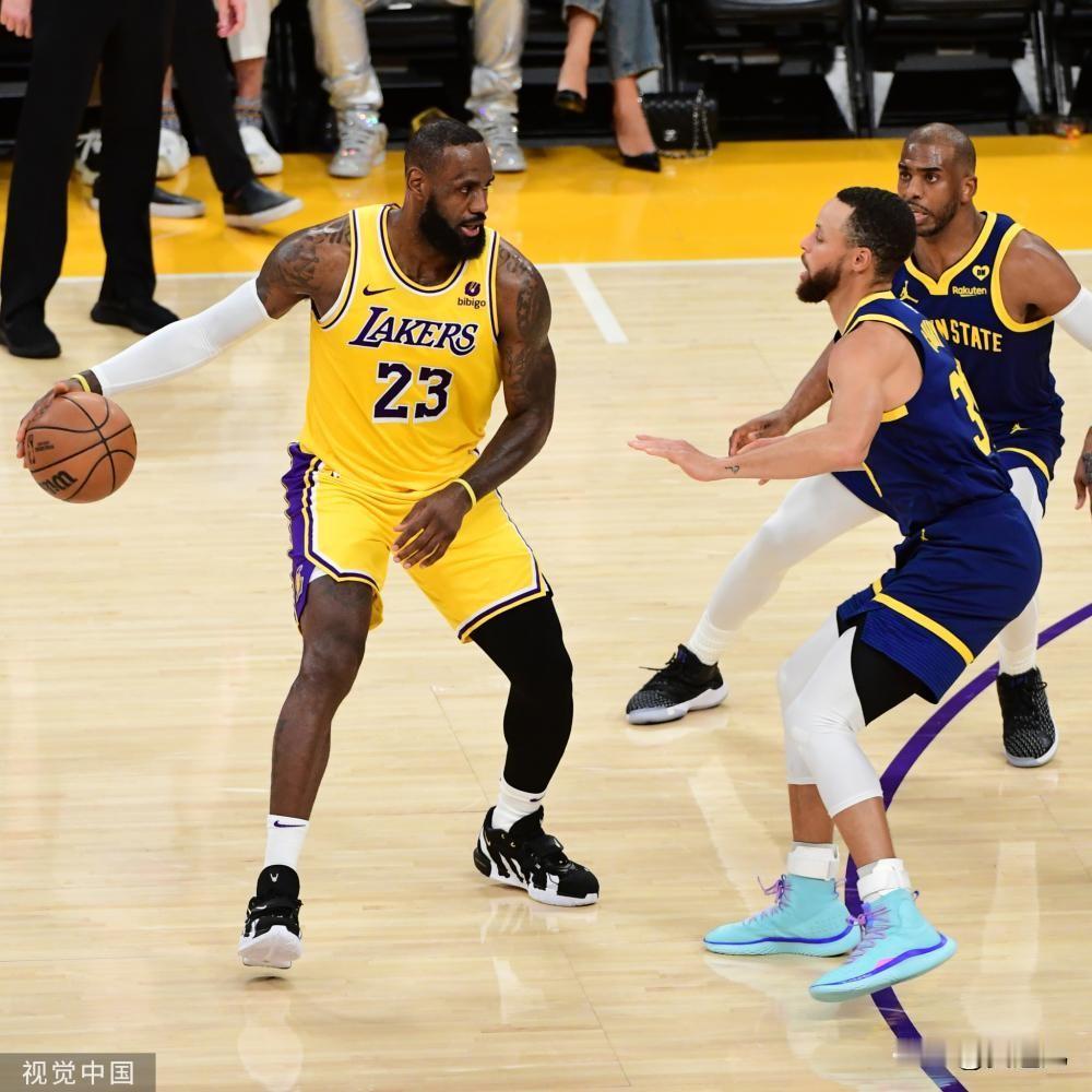 [NBA]勇士134-120大胜湖人  库里23分詹姆斯带病砍33+7+11 
