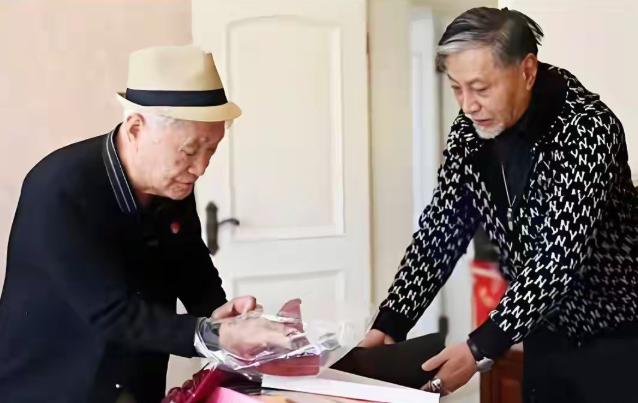 钱再多有什么用？

原来牛犇的儿子王侃，根本不是淋巴癌去世的，他的老朋友站出来发