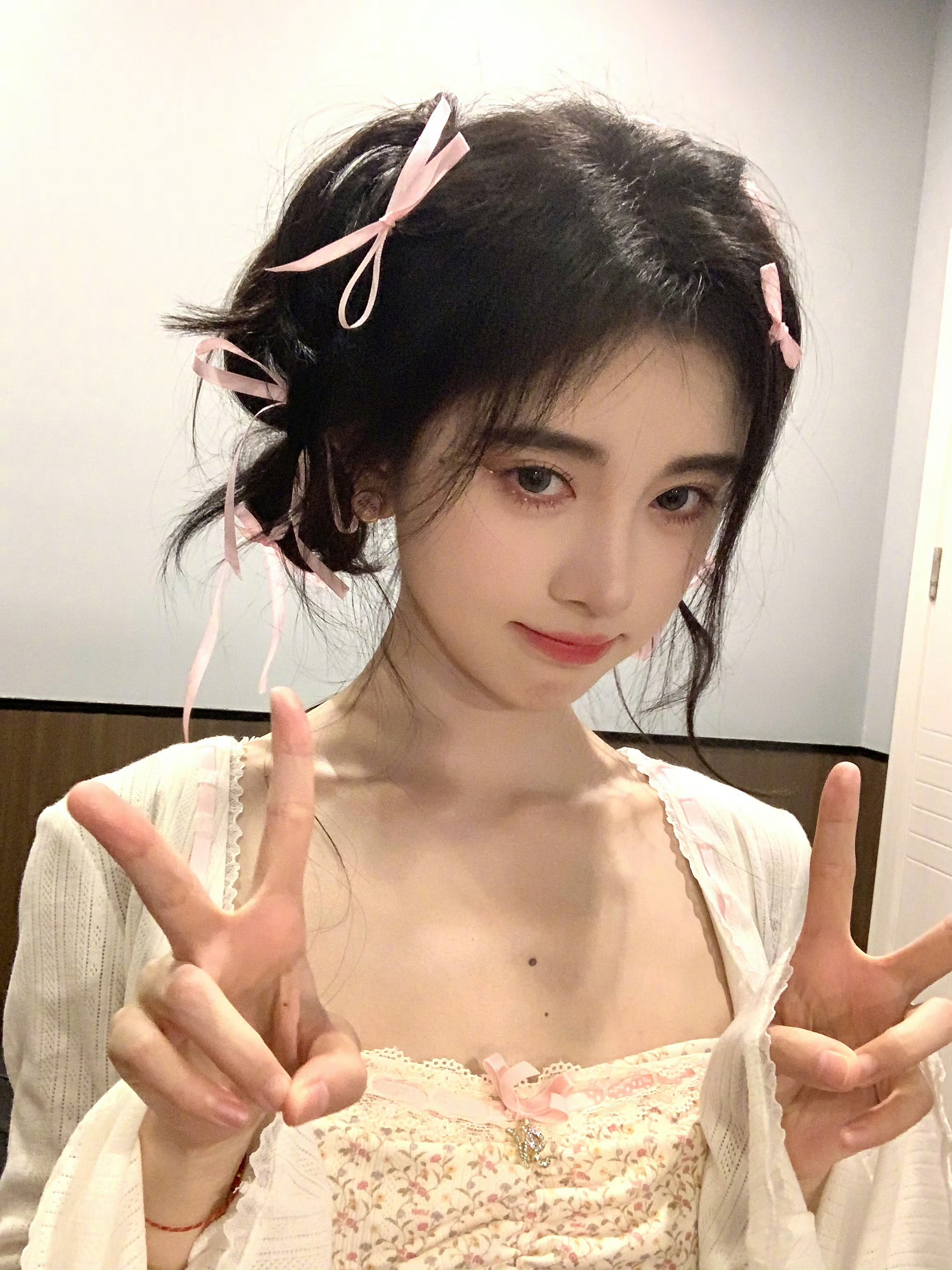 鞠婧祎  jjy鞠婧祎来战 jjy鞠婧祎阿黛 𝙁𝙡𝙤𝙬𝙚𝙧 𝙨𝙝