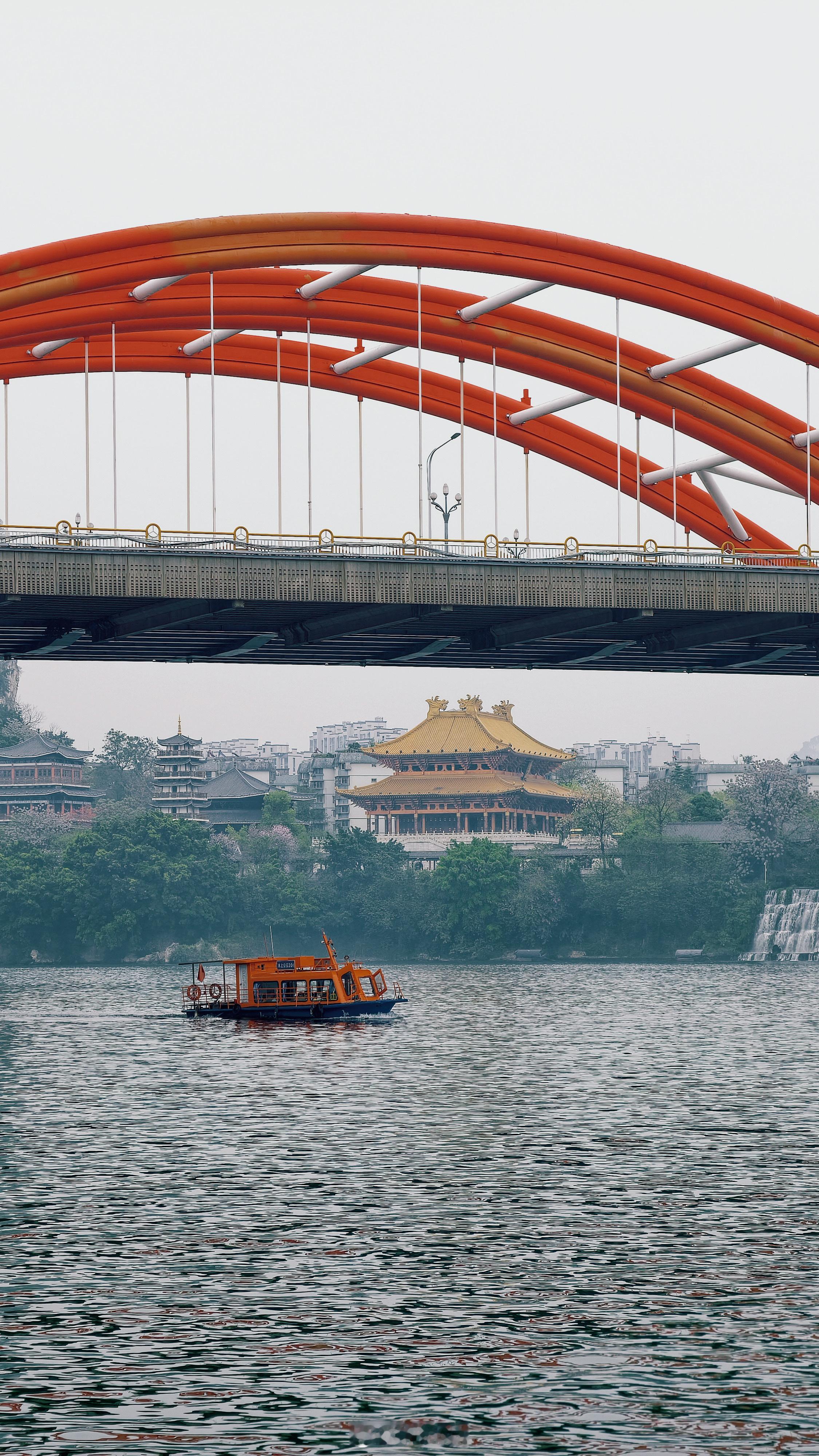 柳州旅游 翻翻手机还有一组柳州的照片没发，留在柳州的最后一点时间，在柳江边和柳侯