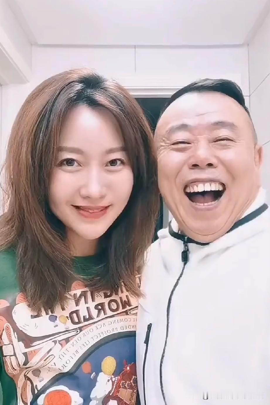 潘长江被谁整抑郁了潘长江被自己整抑郁了，他如果不在网上扮丑搞怪，他如果不直播卖假