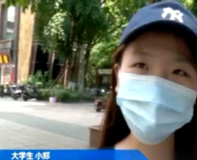 重庆这桩家教纠纷，把“过河拆桥”这四个字演到了极致。
一个大三女生，辛辛苦苦辅导