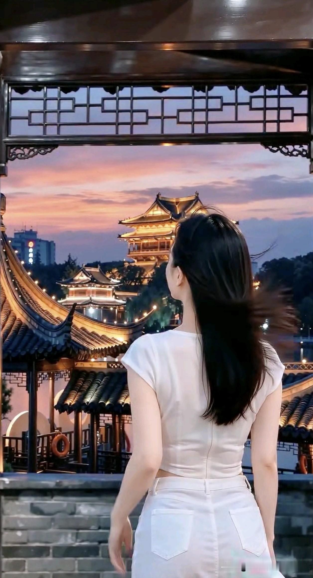 都说“自古泰州出美女，泰州美女堪比西施”，这话还真有几分道理。在江苏美女城市排行