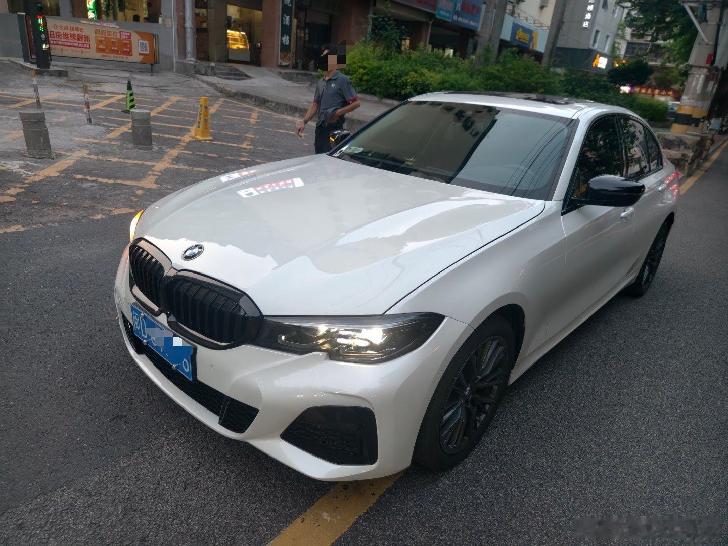 #于恒二手车库[超话]##于恒的收车日常# 半晚去看了台21年上牌的宝马330i