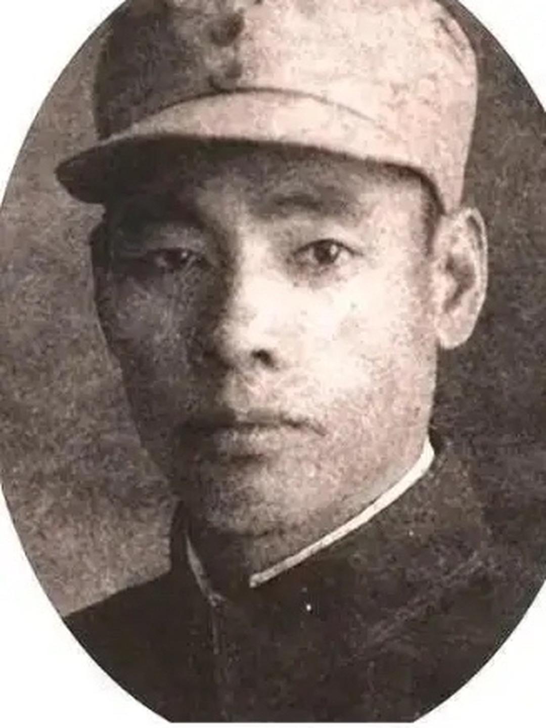 1939年，侦察英雄刘锡琨化装成商人侦察后，返回根据地时，突然遭遇大队日军。躲闪