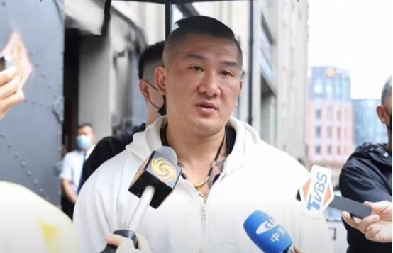 馆长深圳行直播看到一段话：“不必羡慕中国大陆的科技、军事和经济成就，因为这不仅属