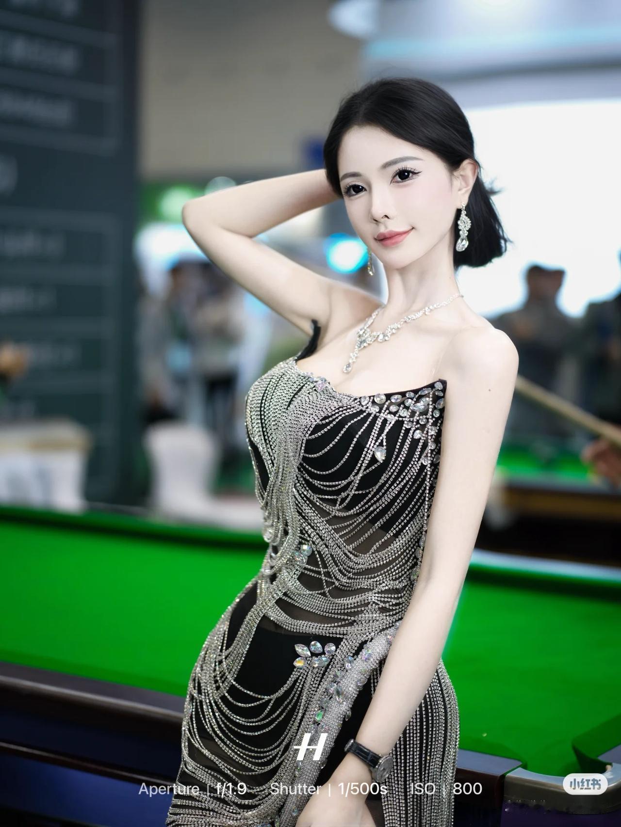 晒图笔记大赛美女穿搭写真