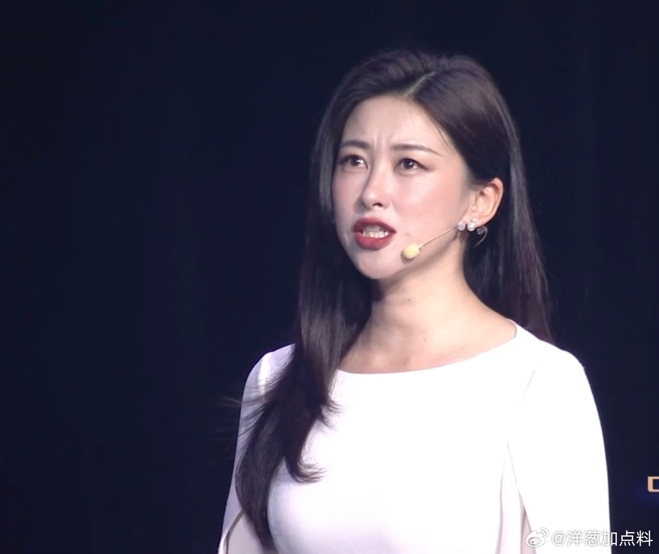朱珠重庆活动状态朱珠重庆线下活动生图 朱珠今天在重庆有线下活动，状态超级好啊！ 