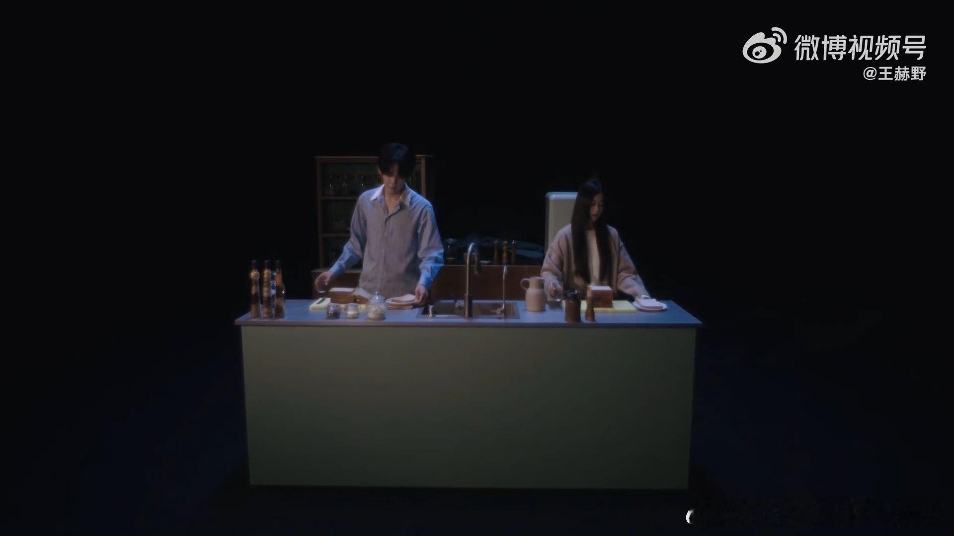 王赫野新专辑歌曲MV 全网热议王赫野新专MV审美，黄昏海面、复古轿车、林间晚风多