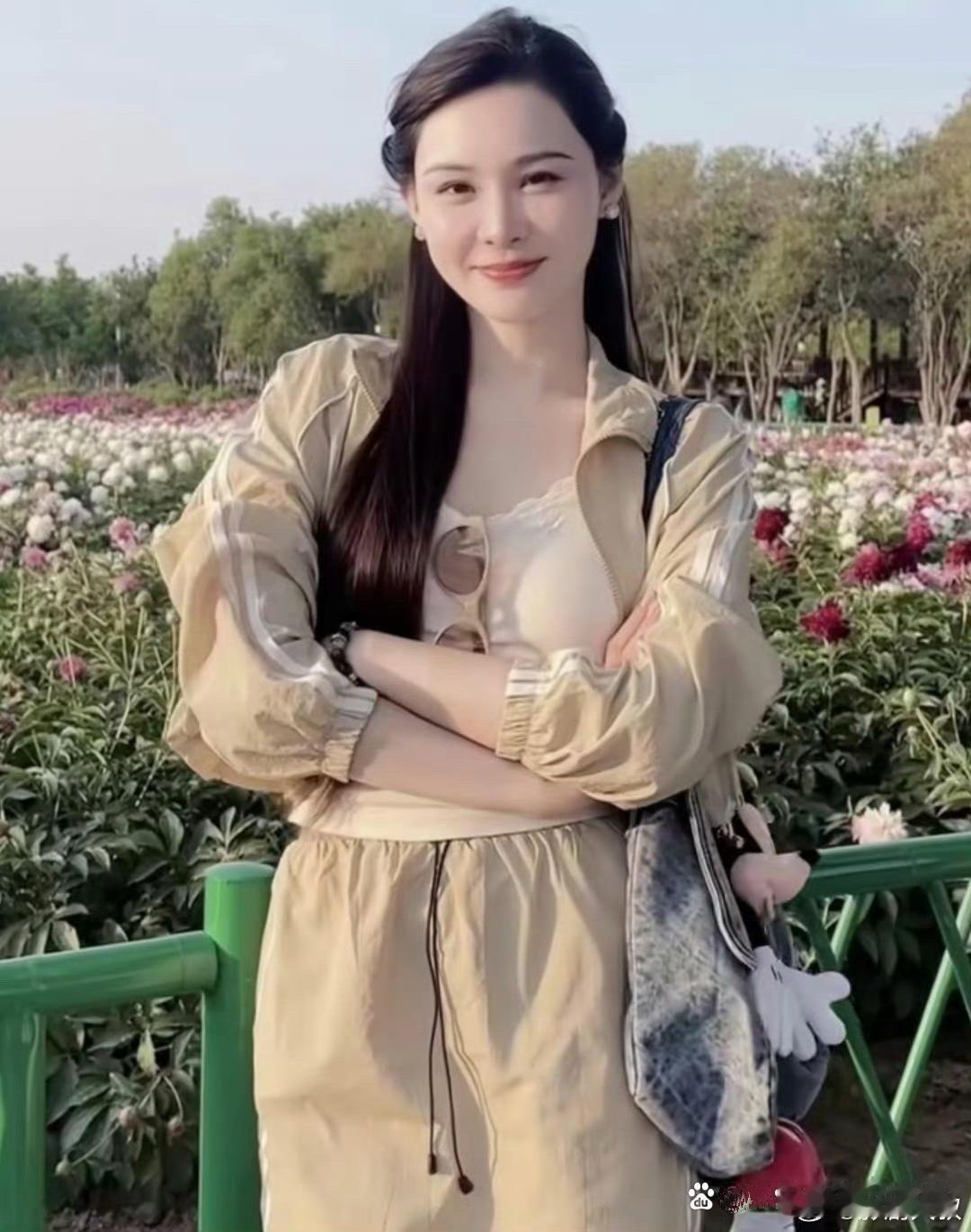 张颖颖像大S一样都是纯纯的天然脸，看起来好舒服、好漂亮的感觉！ ? ​​​