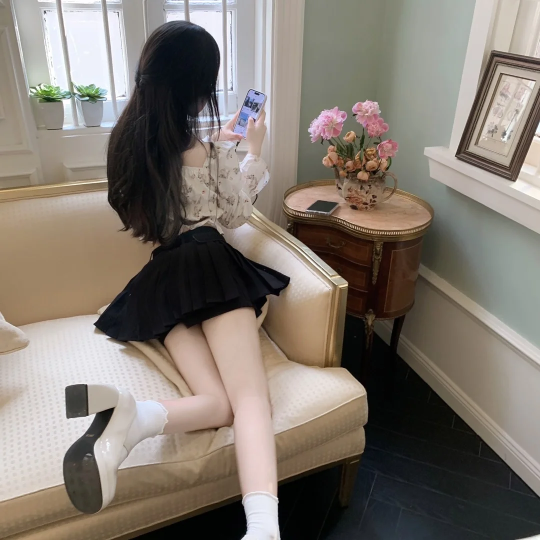 ᨳ⁺˳小猫捡起了你的鱼干并说 谢谢人类⊹ ˚
