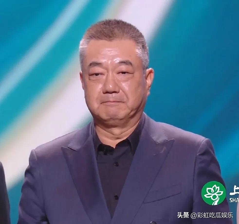 娱乐圈太现实了，没有名气只能靠边站，白玉兰女主持很双标。

最佳编剧奖获得者董哲