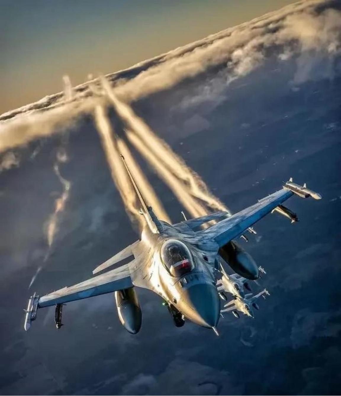 现在终于搞明白为什么歼10C卖不出去了，因为大部分的国家都在等土耳其仿制的歼10