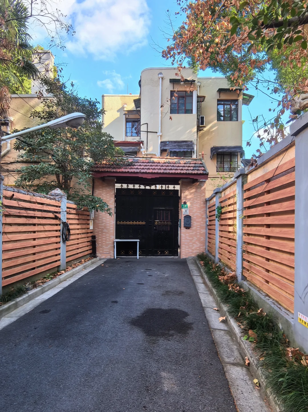 岳阳路的独栋老洋房，2500万。