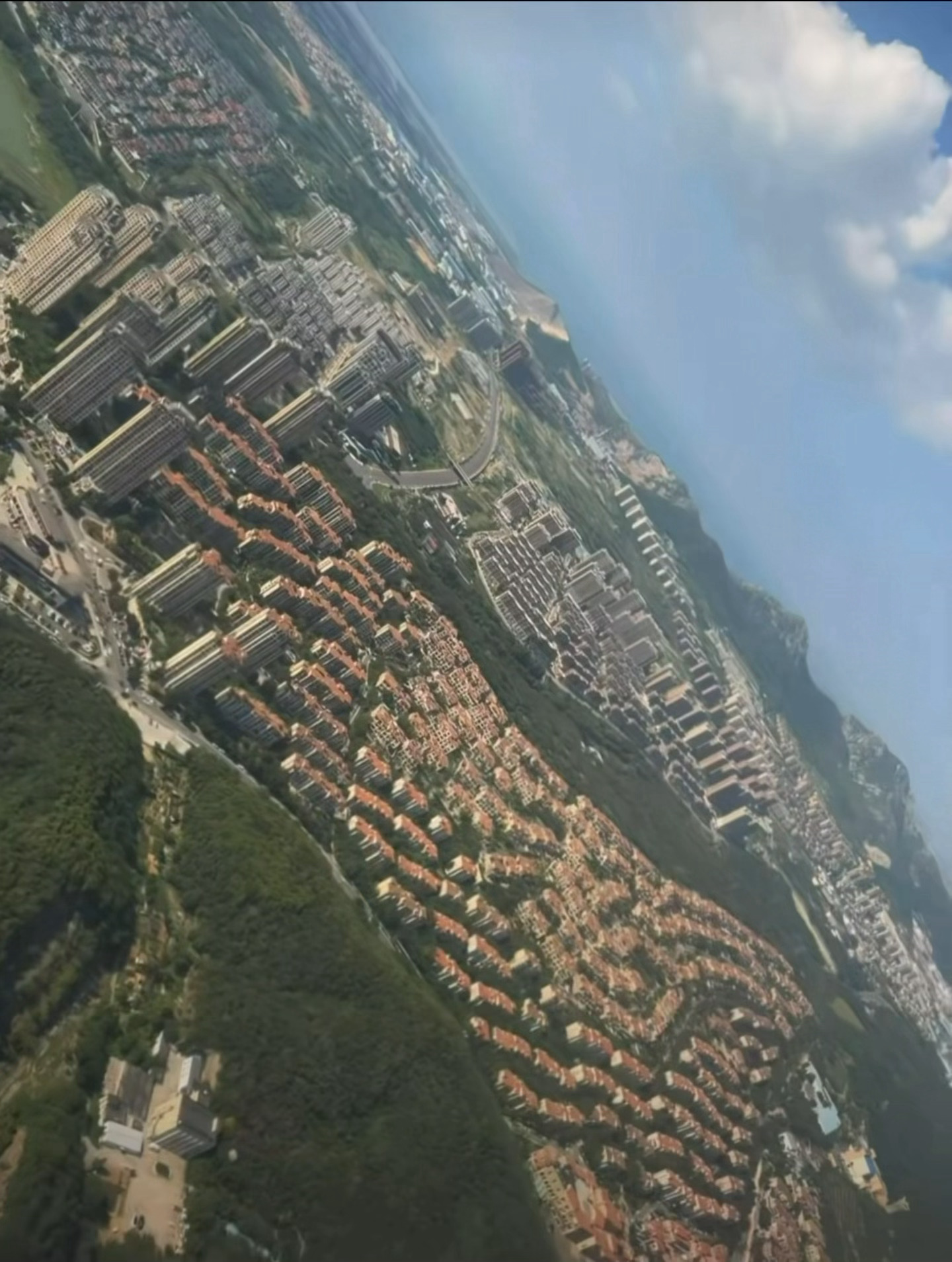 林诗栋到达乒超第一站举办地📍辽宁大连 