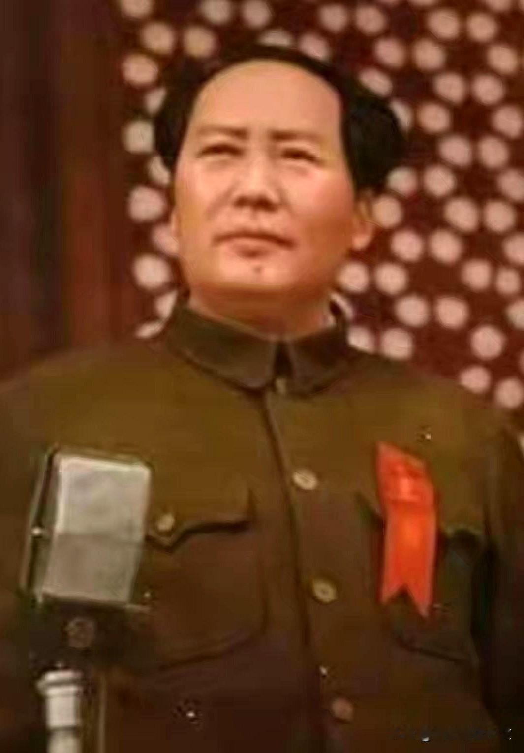 当2025年的寒风掠过神州，12月26日这一天，亿万颗心不约而同地向着韶山凝望。